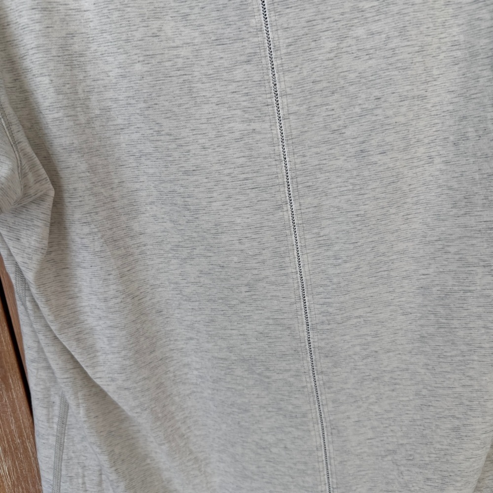 Lululemon Superb Short Sleeve Tee Wee Stripe Heathered Light grey ladder stich - Picture 9 of 11